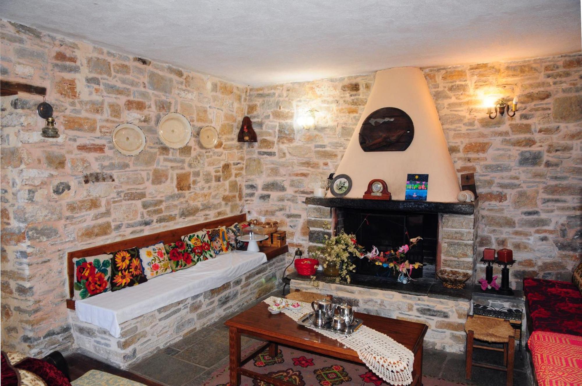 Archontiko Parisis Hotel Láfkosz Kültér fotó