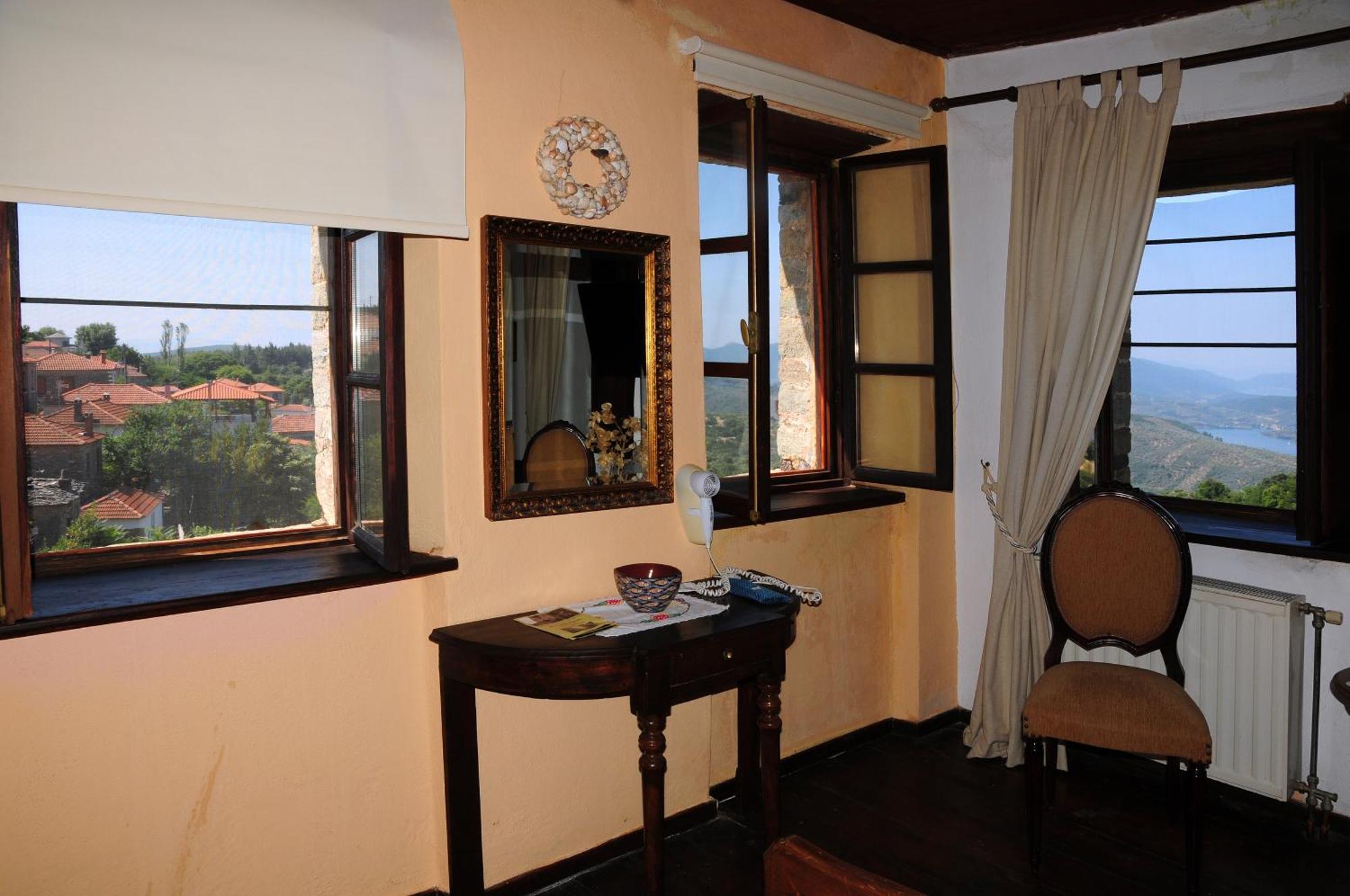Archontiko Parisis Hotel Láfkosz Kültér fotó