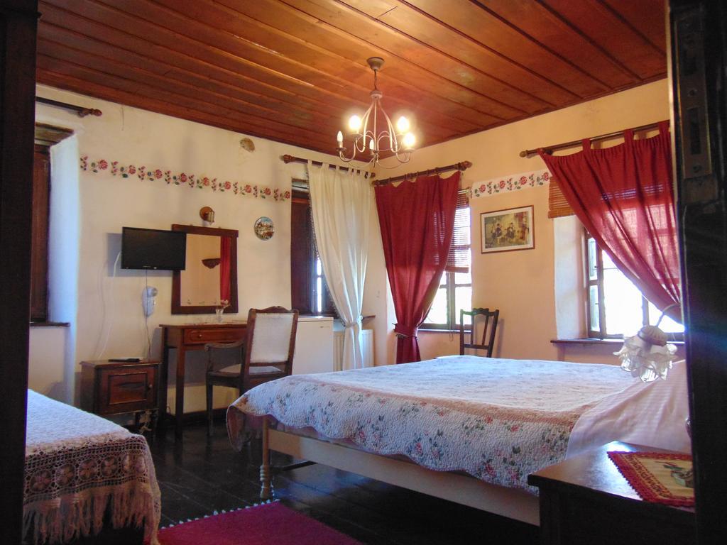 Archontiko Parisis Hotel Láfkosz Kültér fotó